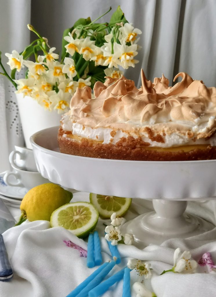 Lemon pie με μαρέγκα και βάση από μπισκότα