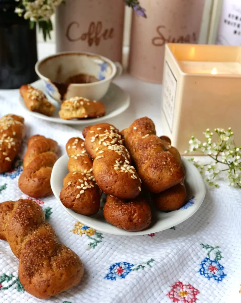 Νηστίσιμα κουλουράκια με πορτοκάλι και κανέλα